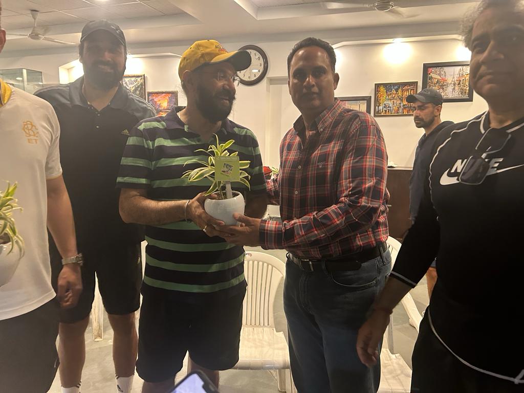 Smiling Tree gifts plants to Tennis fraternity of Roshanara Club and Chelmsford Club, Delhi