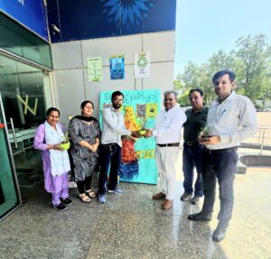 Smiling Tree yesterday on Earth Day, collaborated with the Cluster Innovation Centre (CIC), University of Delhi to conduct a large-scale Environment Awareness Campaign.